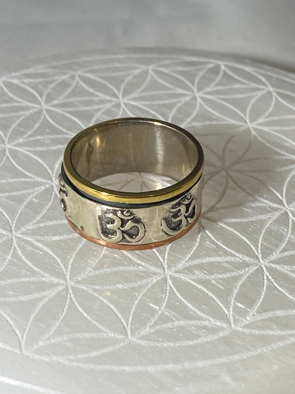 Spinner Ring Om - Lighten Up Shop